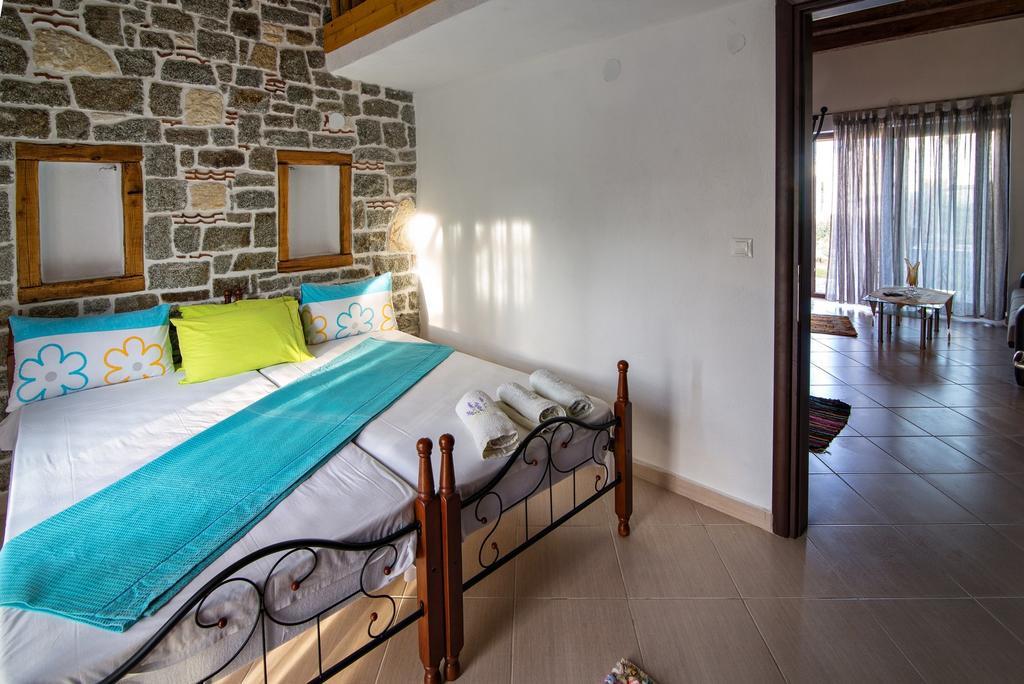 Theano Apartments Sarti Eksteriør bilde